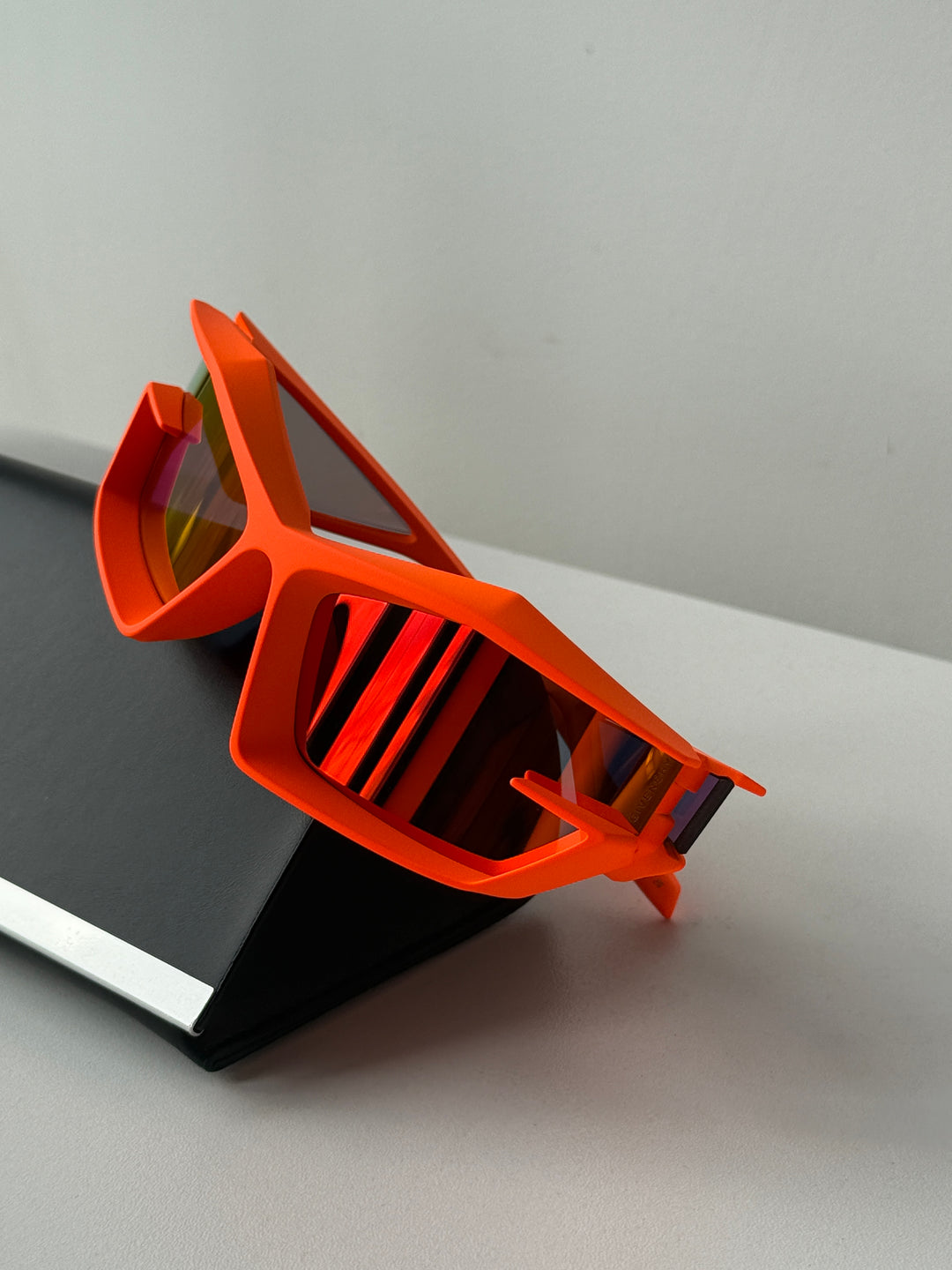 Givenchy GV40049U Cut Mask Sunglasses in Orange