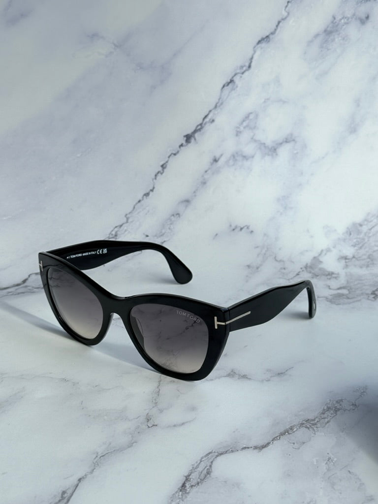 Tom Ford Cara FT0940 Cat Eye Sunglasses in Black