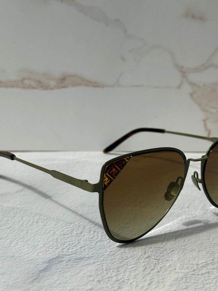 Fendi FE40189U Butterfly Sunglasses in Bronze