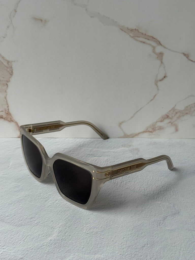 Dior DiorSignature S10F Sunglasses in Mink Grey