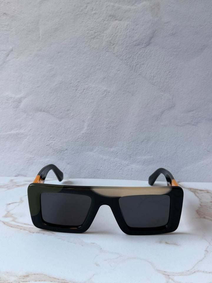 Off White Seattle Sunglasses in Black
