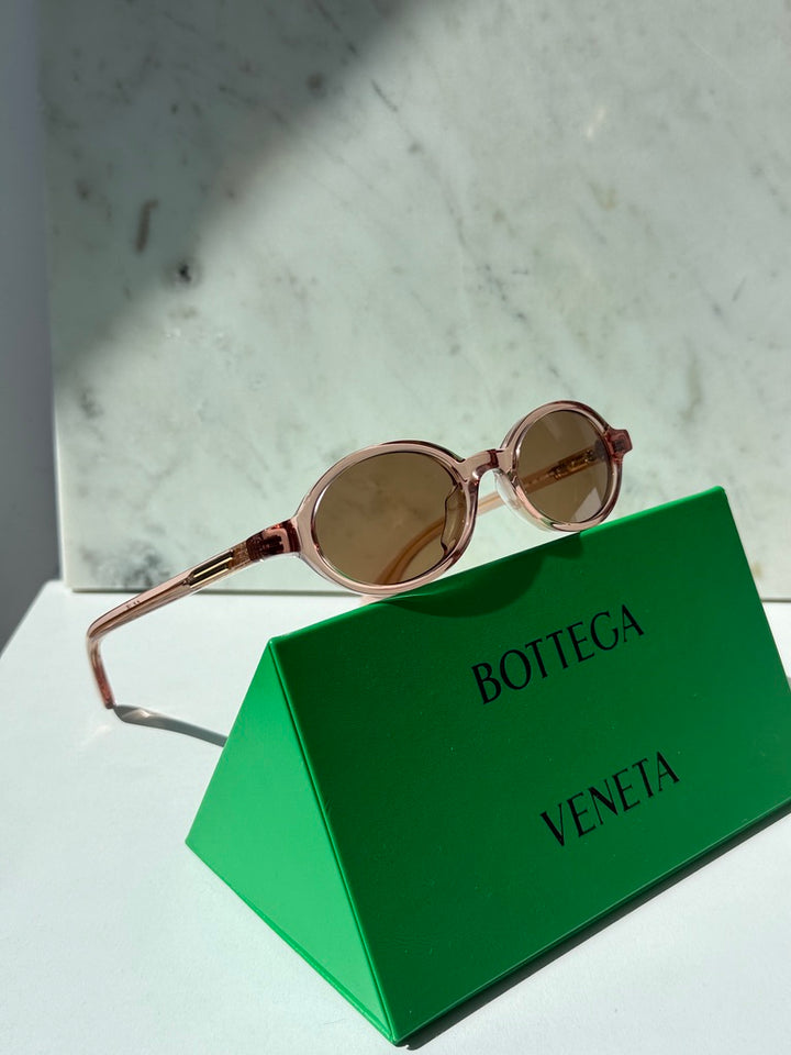 Bottega Veneta BV1388S Oval Sunglasses in Pink