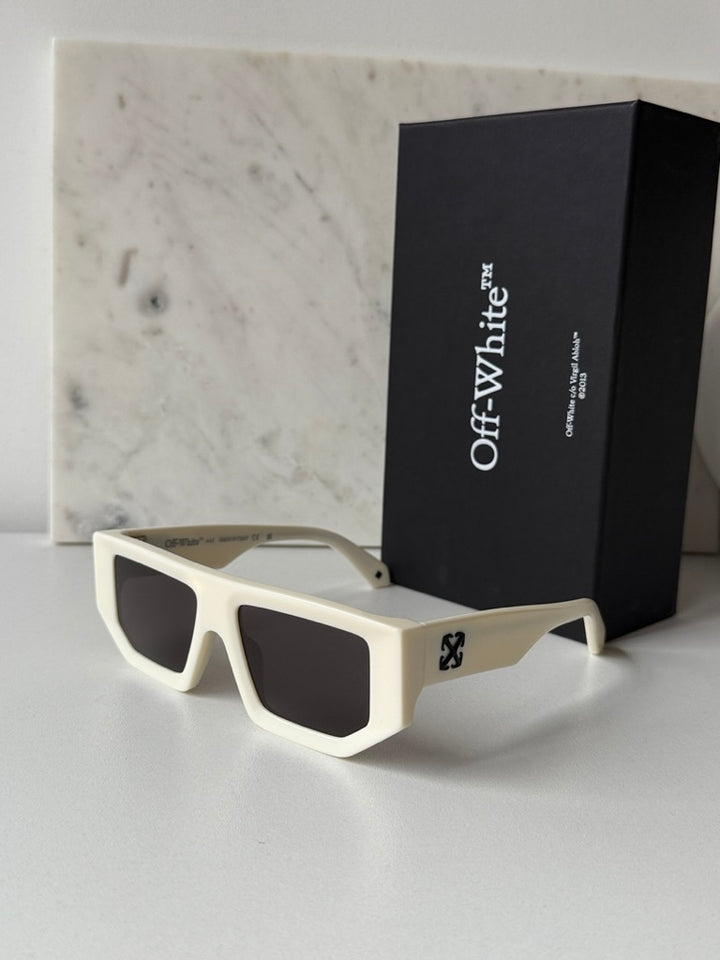 Off White Vancouver Sunglasses in White