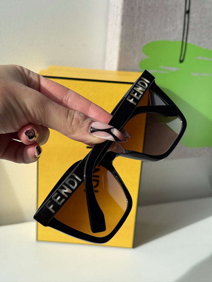 Fendi FE40086I Fendigraphy Sunglasses in Black