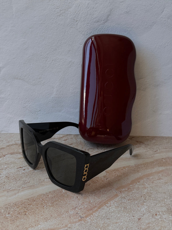 Gafas de sol extragrandes Gucci GG0817S con lentes grises 