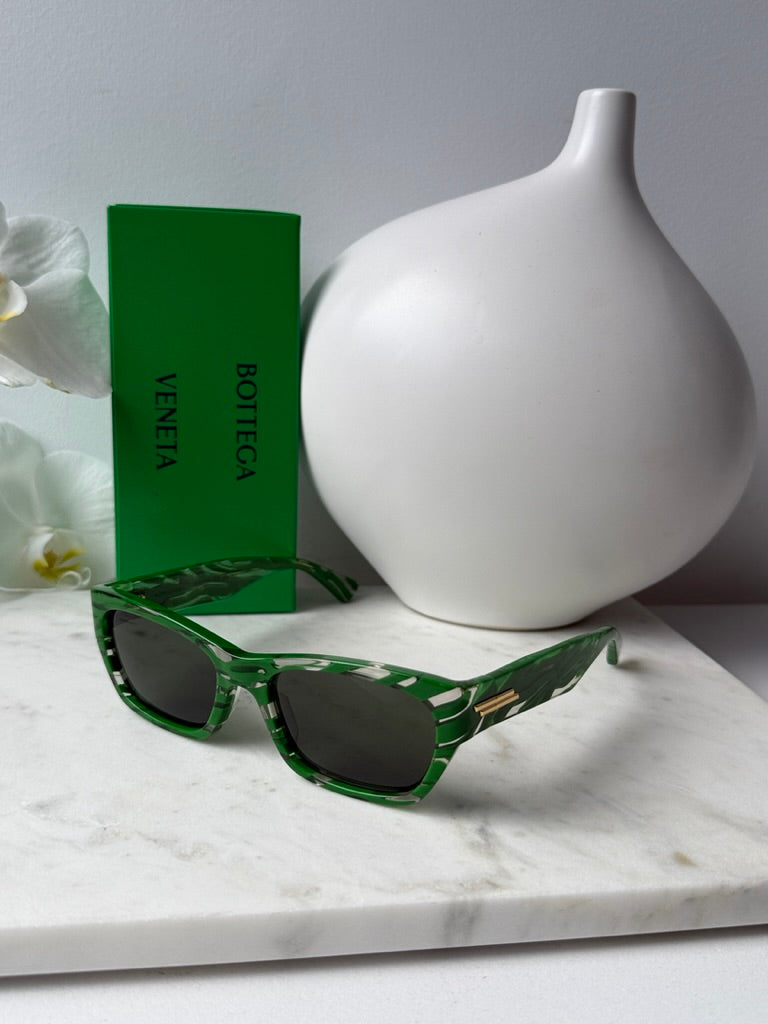 Bottega Veneta BV1122S Gafas de sol negras Mitre