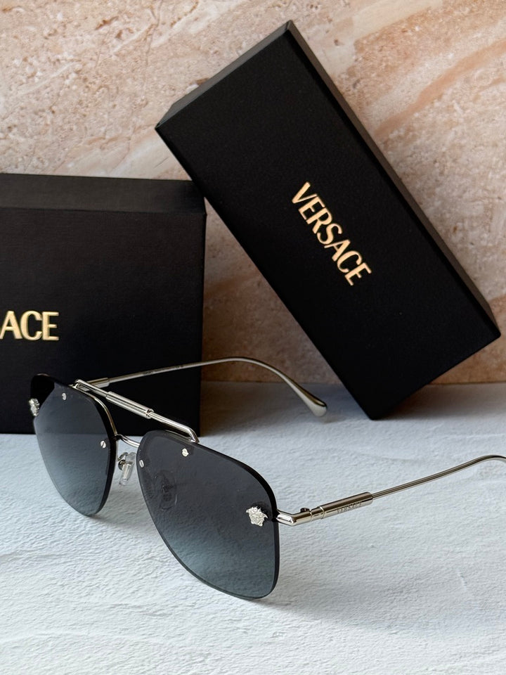 Versace Gafas de sol VE2258 Shield en espejo dorado rosa
