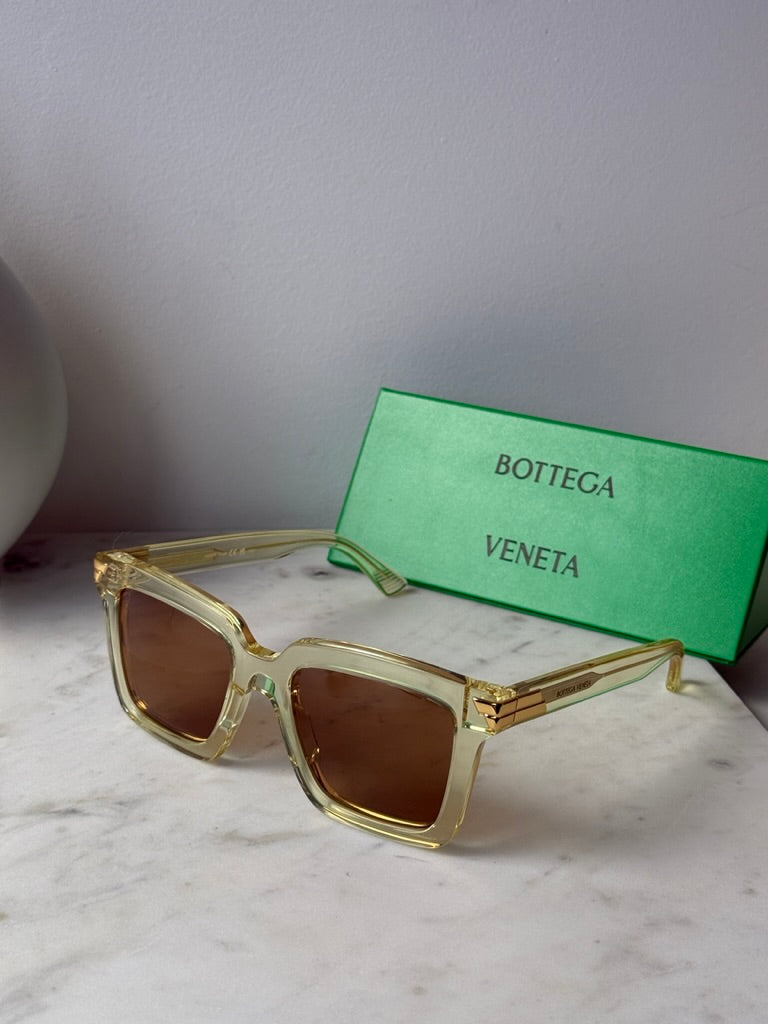 Bottega Veneta BV1005S Gafas de sol cuadradas transparentes