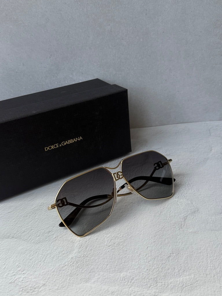 Dolce &amp; Gabbana DG2298B Gafas de sol con escudo negro cristalino 