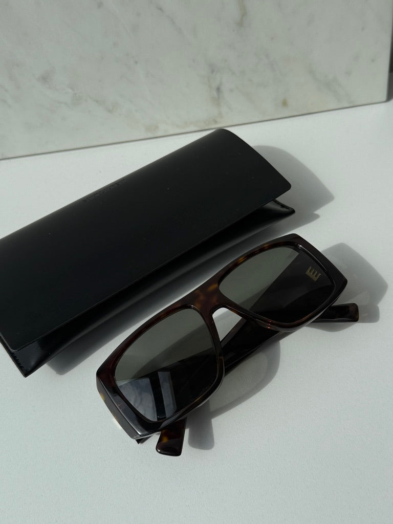 Saint Laurent SLM95/F Gafas de sol estilo ojo de gato con montura gruesa en oro negro