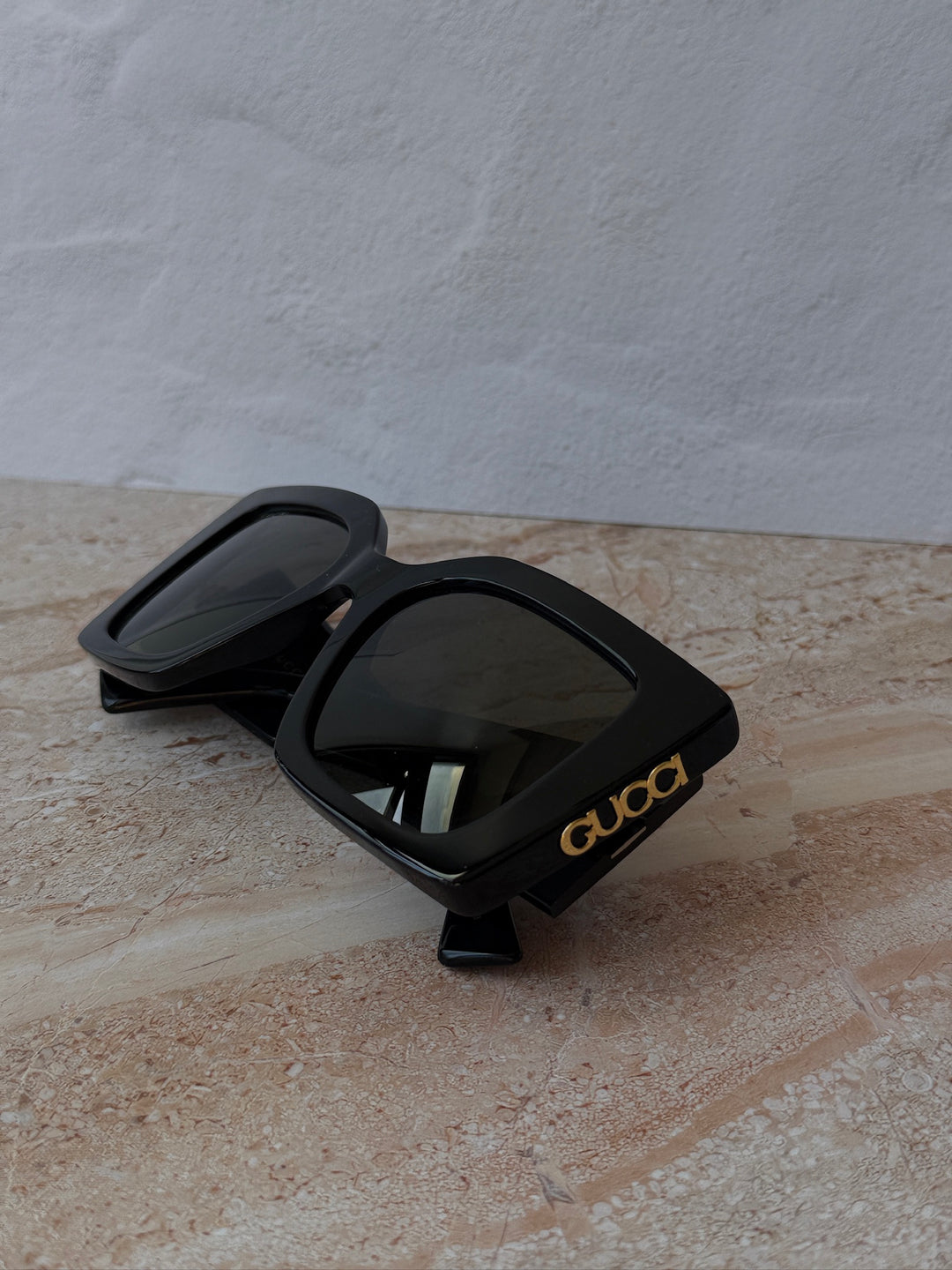 Gafas de sol extragrandes Gucci GG0817S con lentes grises 