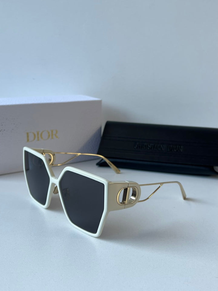 Dior 30Montaigne BU Cat Eye Square Sunglasses in White