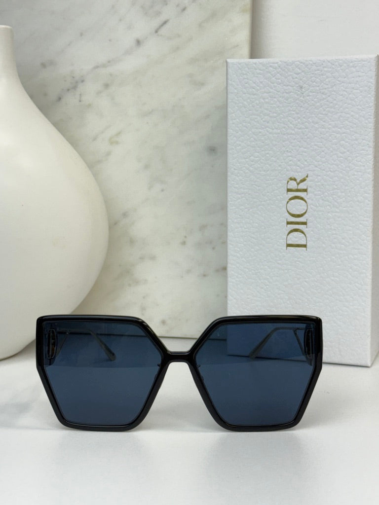 Dior 30Montaigne BU Cat Eye Square Sunglasses in Black Gold