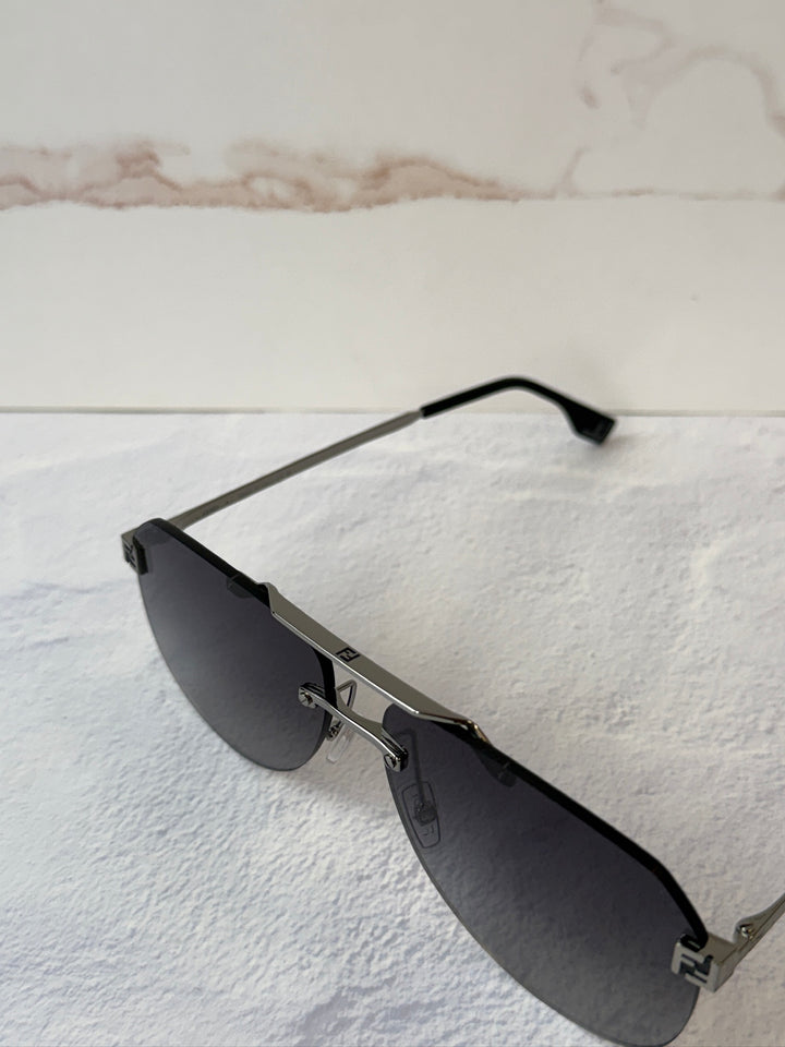 Fendi FE40115U Sky Aviator Sunglasses in Silver