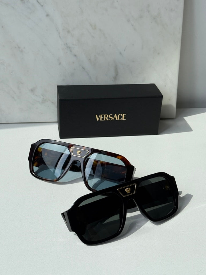 Versace Gafas de sol con máscara VE4446 en negro