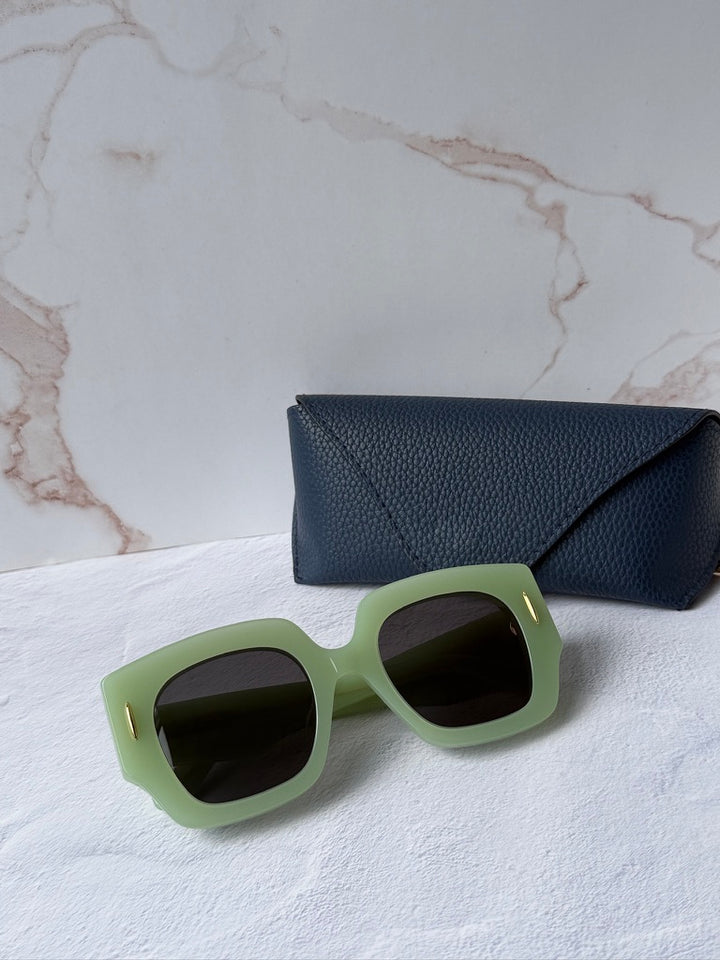 LW40129U Anagram Sunglasses in Light Green