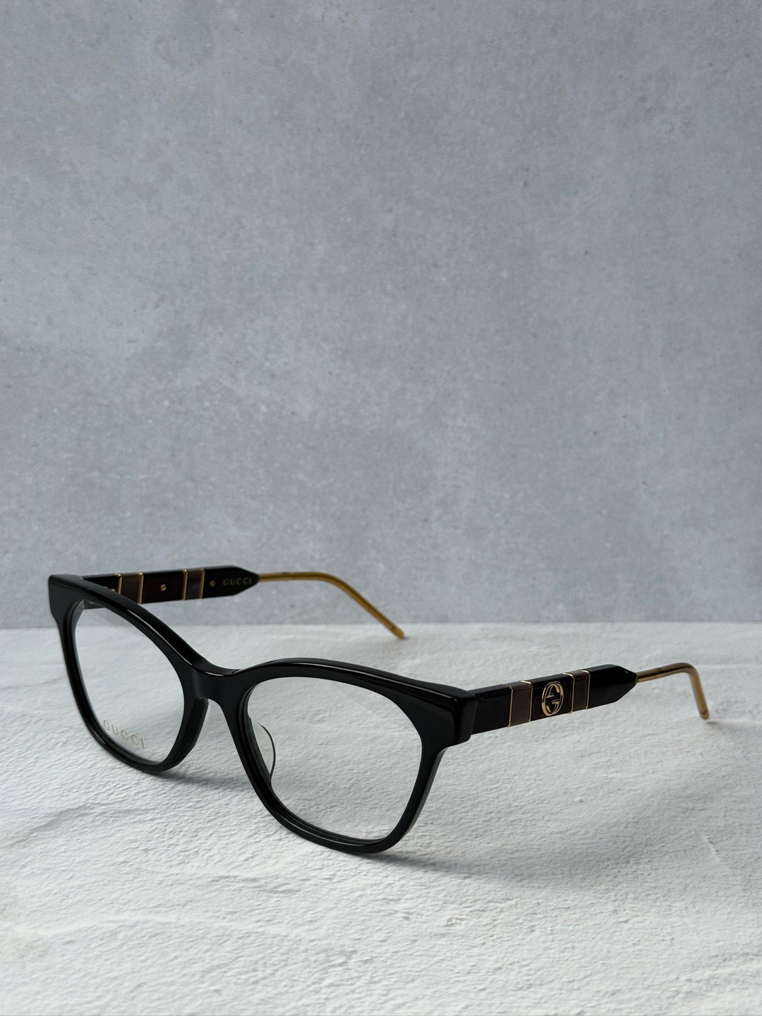 Monturas de anteojos estilo ojo de gato negro Gucci GG0600O