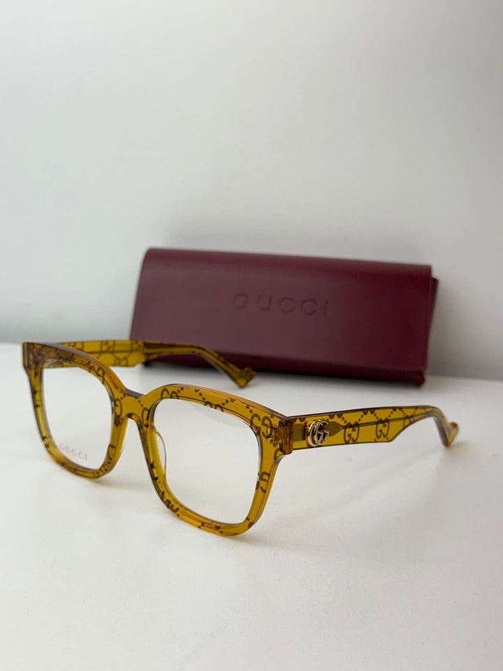 Monturas cuadradas Gucci GG0958O en negro 