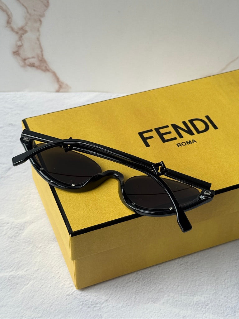 Fendi FE40178U Cat Eye Sunglasses in Black