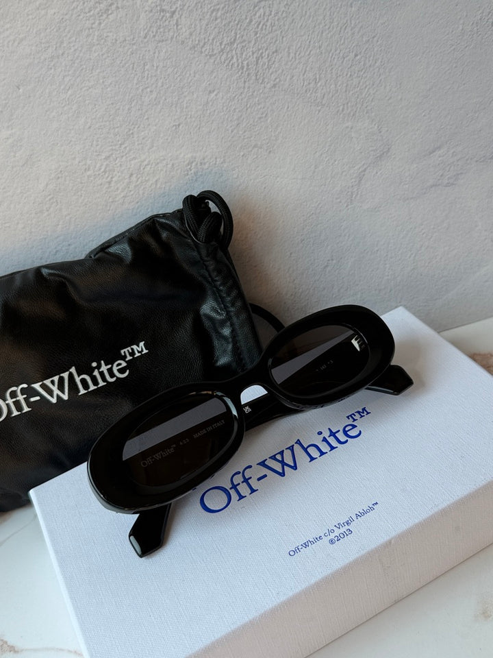 Off White Amalfi Sunglasses in Black