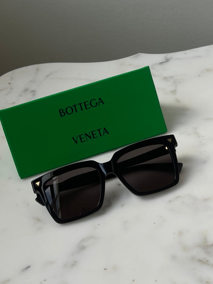 Bottega Veneta BV1254S Sunglasses in Black