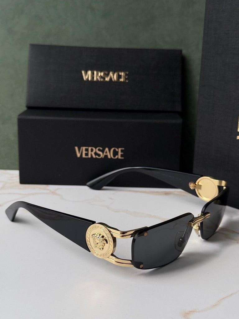 Versace Gafas de sol VE2258 Shield en espejo dorado rosa