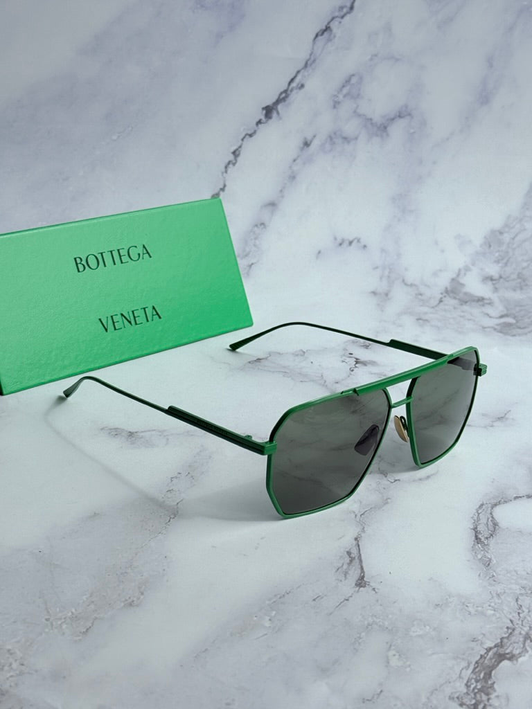 Bottega Veneta BV1012S Minimalist Aviator Sunglasses in Green