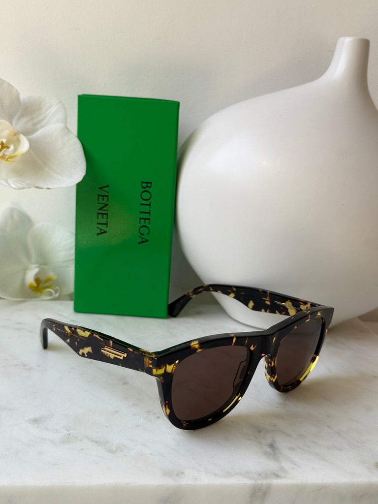 Bottega Veneta BV1005S Gafas de sol cuadradas transparentes