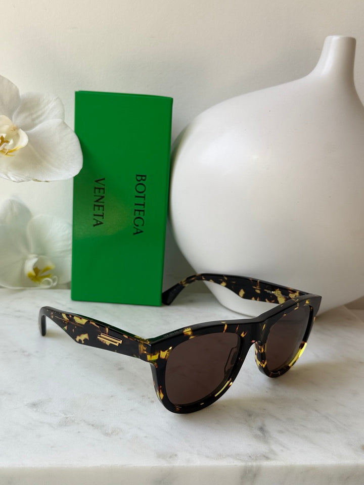 Bottega Veneta BV1005S Gafas de sol cuadradas transparentes