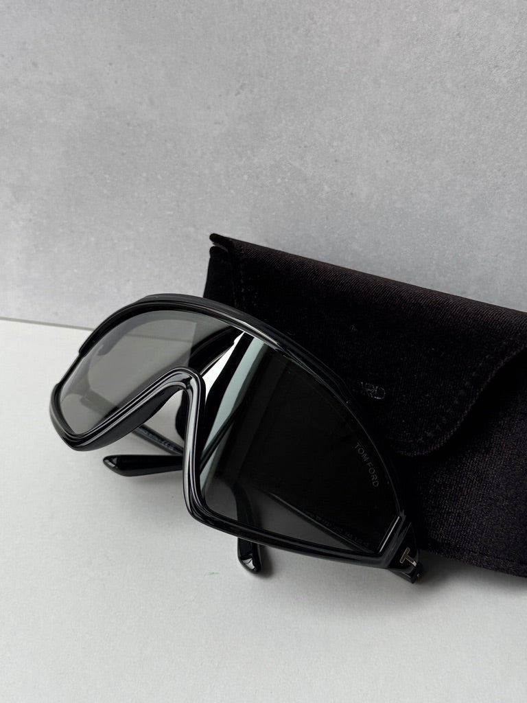 Black mirror sunglasses with dark lenses and black microfiber pouch