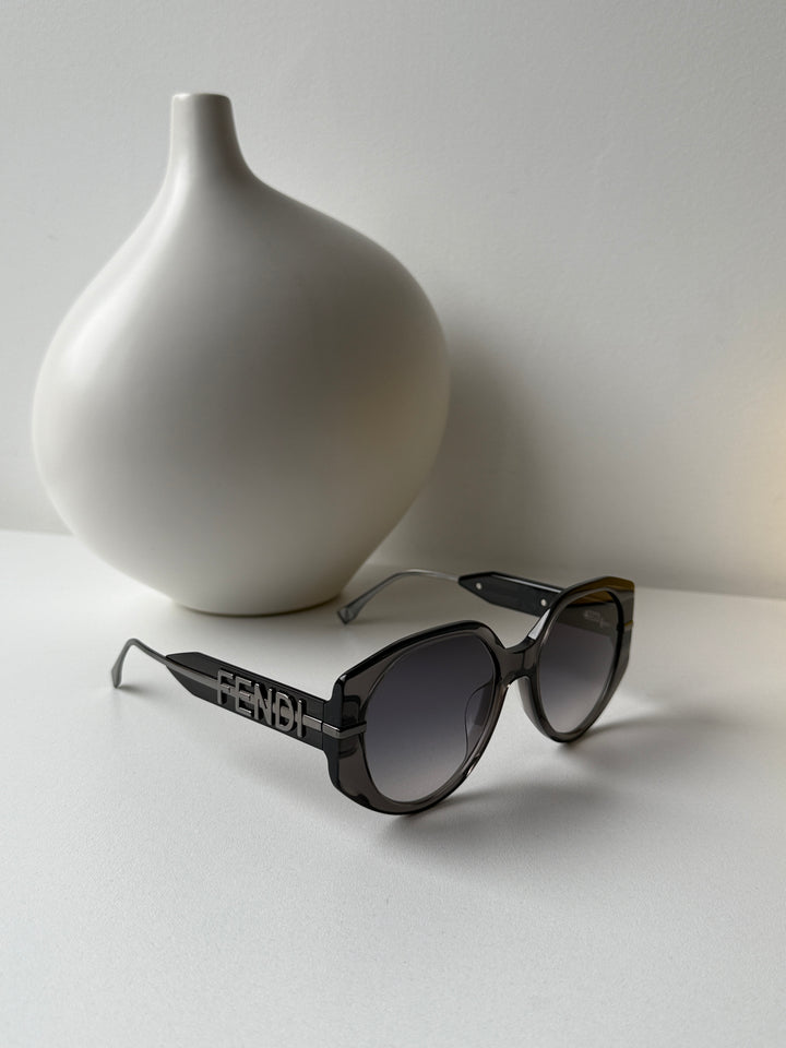 Fendi FE40083U Fendigraphy Sunglasses in Grey