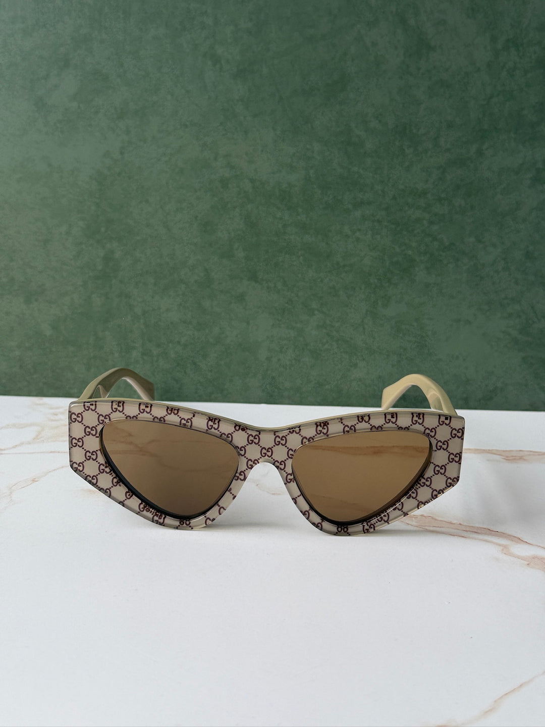 Gafas de sol extragrandes Gucci GG0817S con lentes grises 