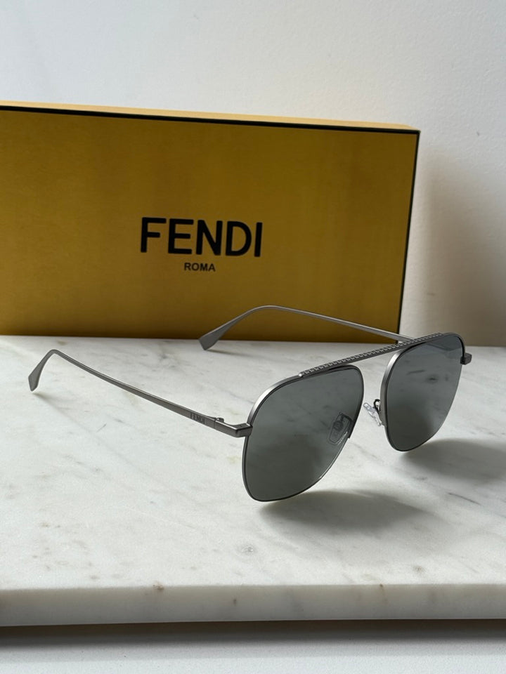 Fendi FE40005U Metal Aviator Sunglasses in Grey