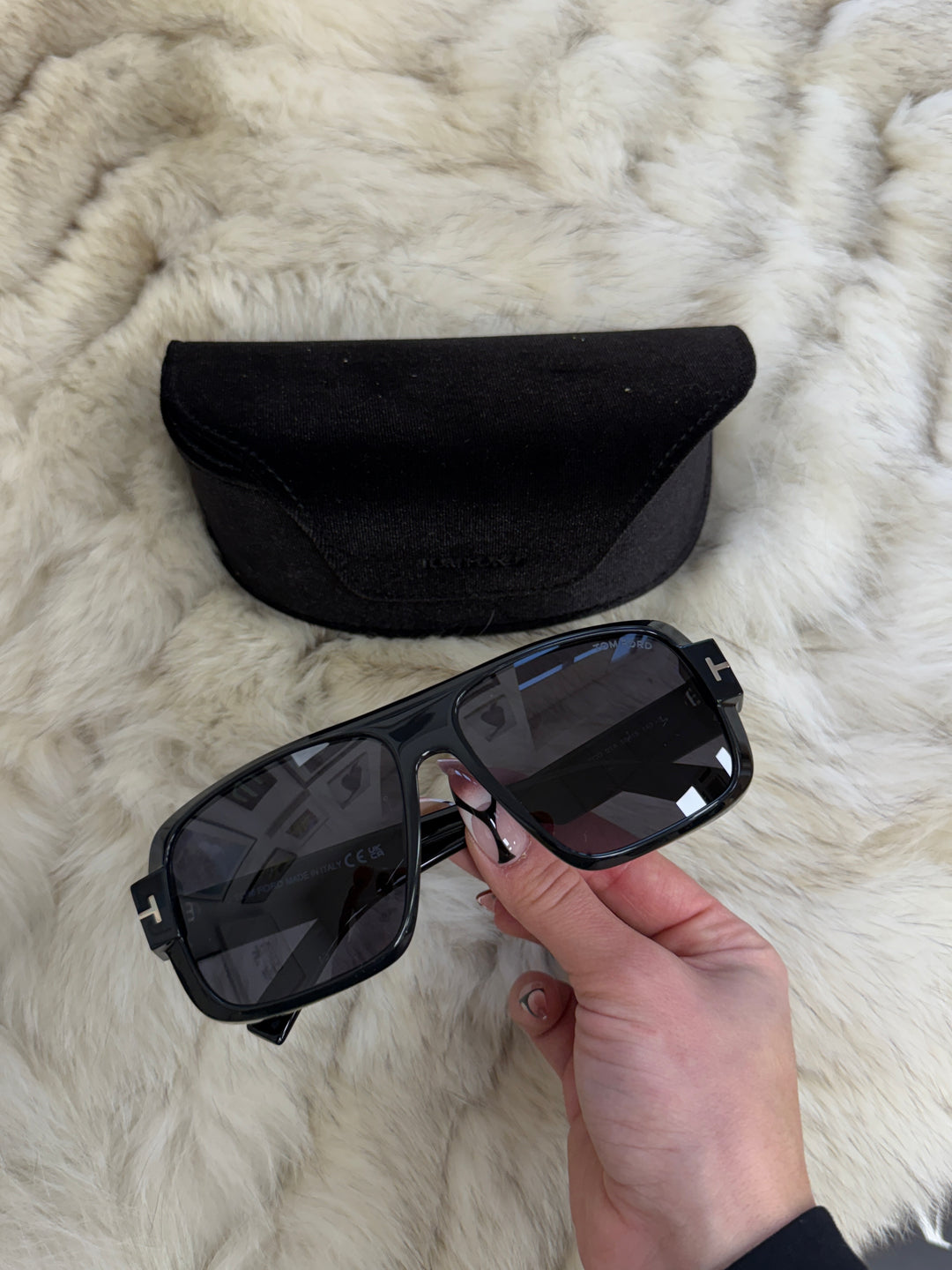 Gafas de sol estilo ojo de gato de metal Elise de Tom Ford en oro rosa