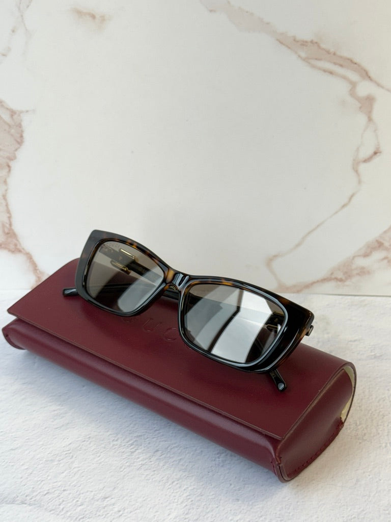 Gafas de sol negras con mariposa y logo Marmont de Gucci GG0765SA
