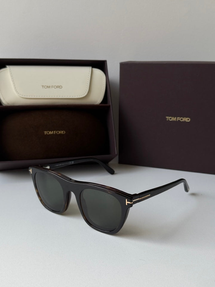 Tom Ford FT5895-B Clip On Sunglasses in Black