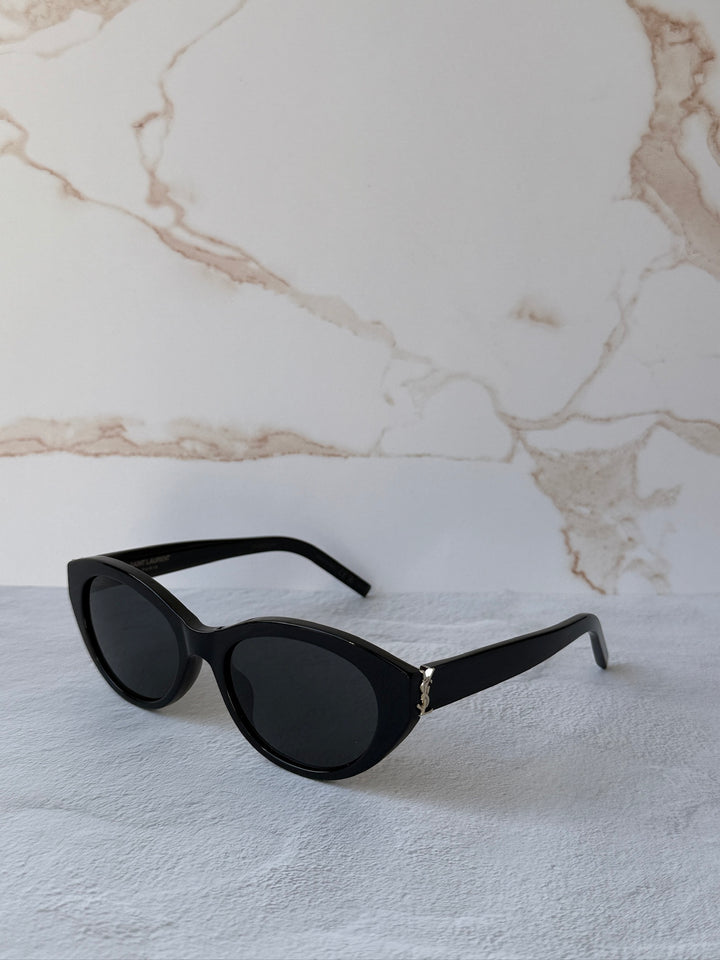 Saint Laurent SLM95/F Gafas de sol estilo ojo de gato con montura gruesa en oro negro