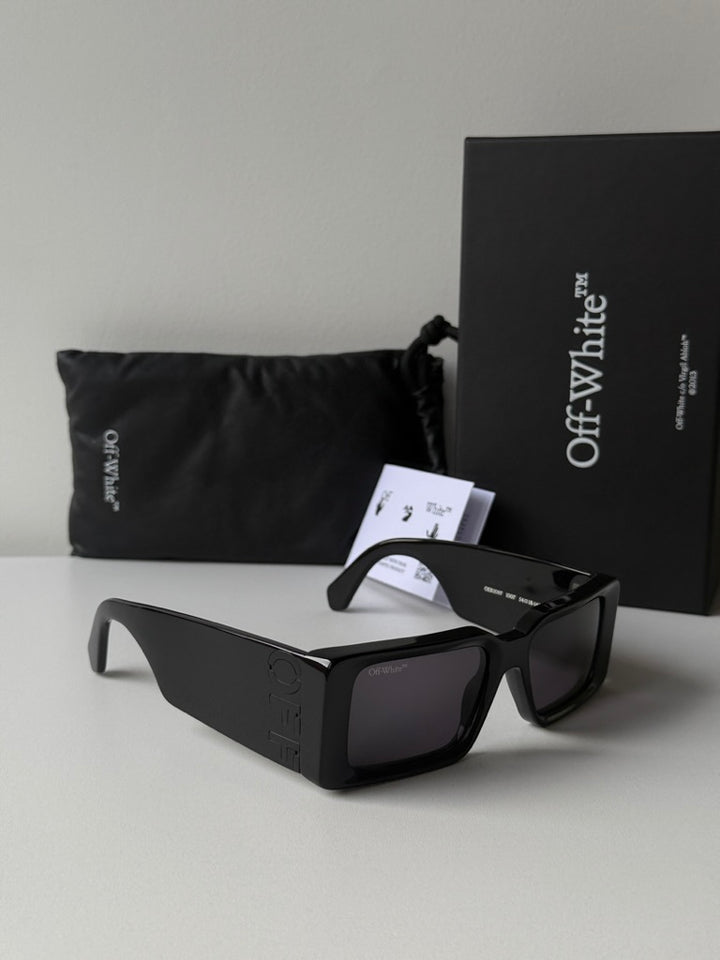 Off White Milano Sunglasses in Black