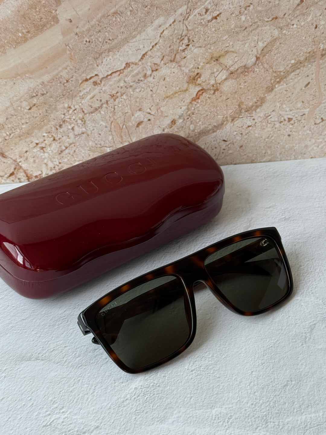Gafas de sol rectangulares unisex Gucci GG0748S en negro