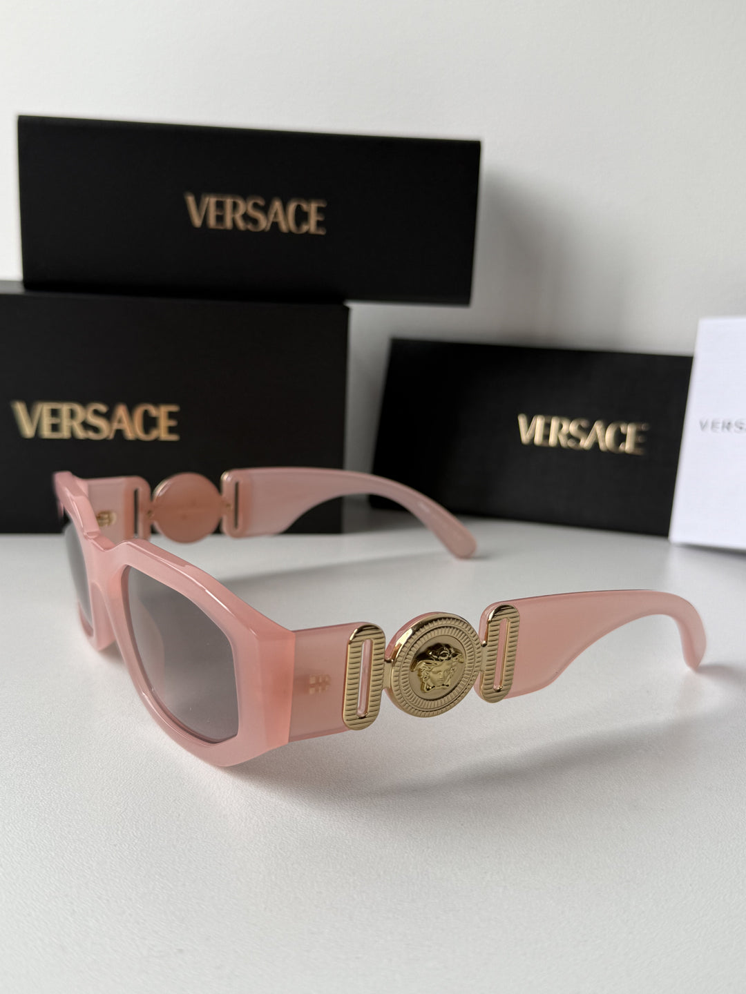 Versace VE4361 Gafas de sol Biggie en oro negro