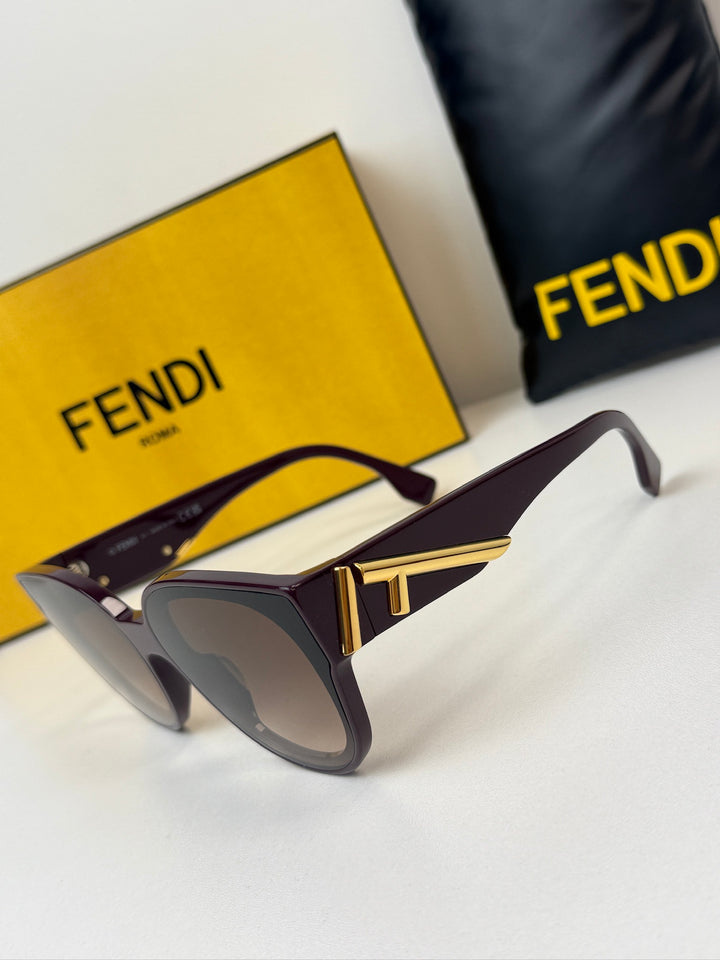 Fendi FE40049I gafas de sol negras con cierre F y ojo de gato 