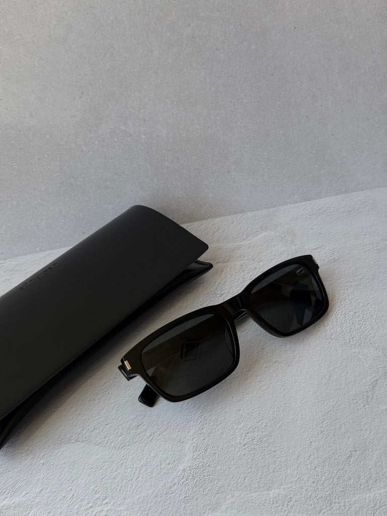 Saint Laurent SL662 Sunglasses in Black
