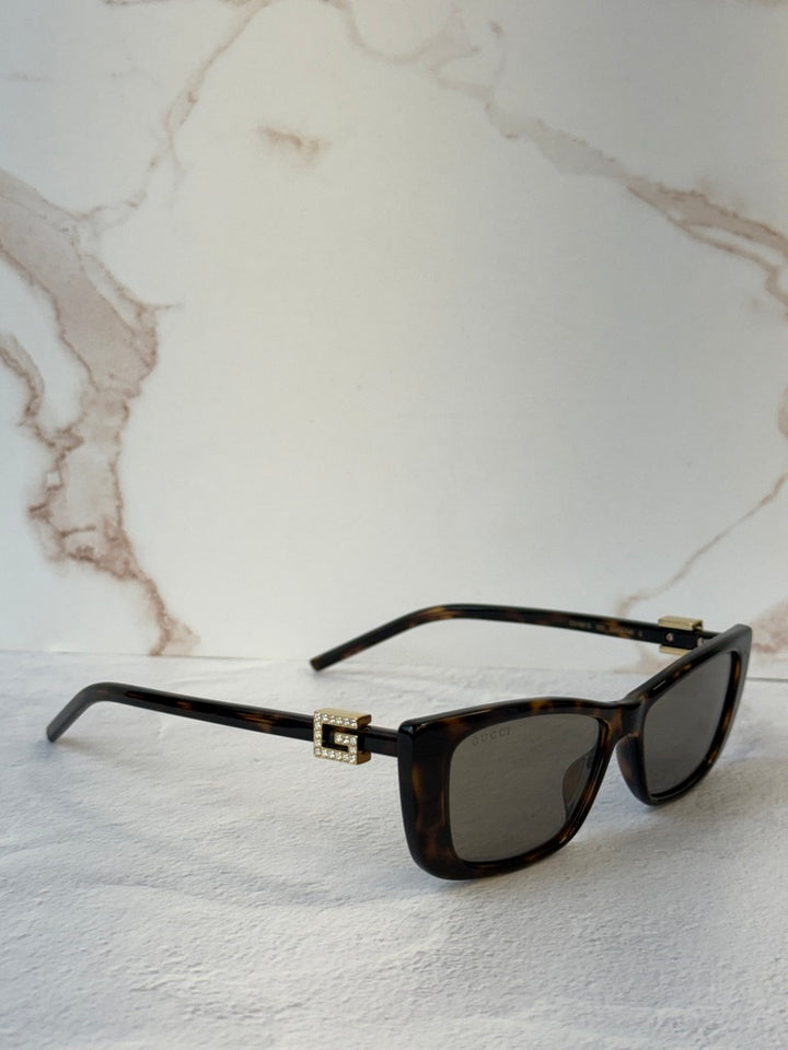 Gafas de sol negras con mariposa y logo Marmont de Gucci GG0765SA