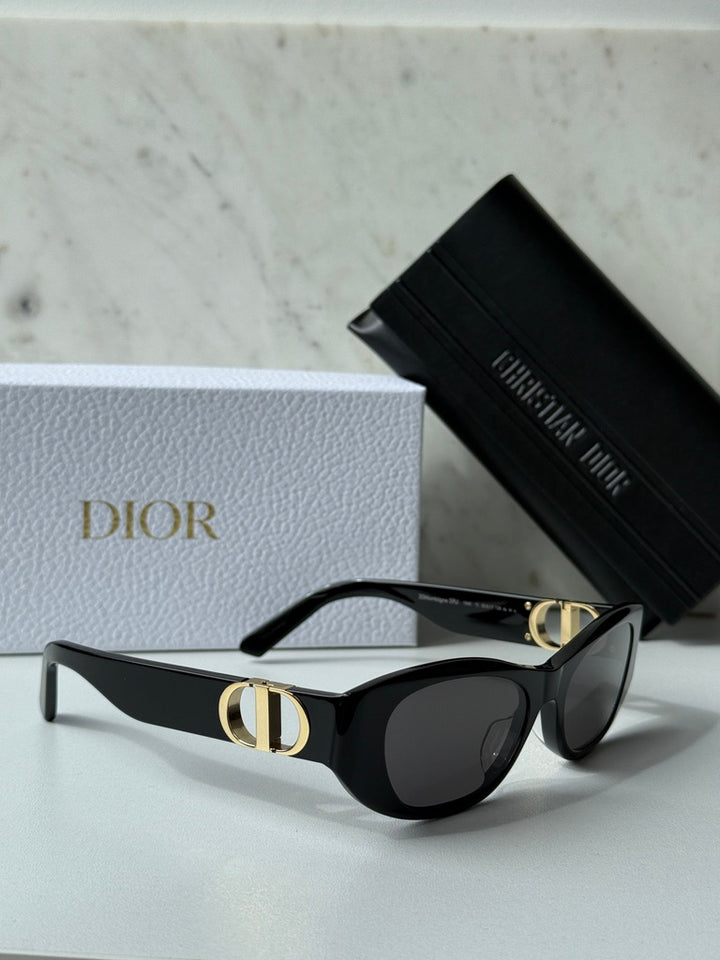 Dior 30Montaigne S9U Slim Sunglasses in Black Gold