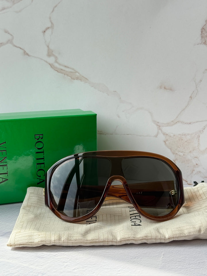 Bottega Veneta BV1345S Oversized Mask Sunglasses in Brown