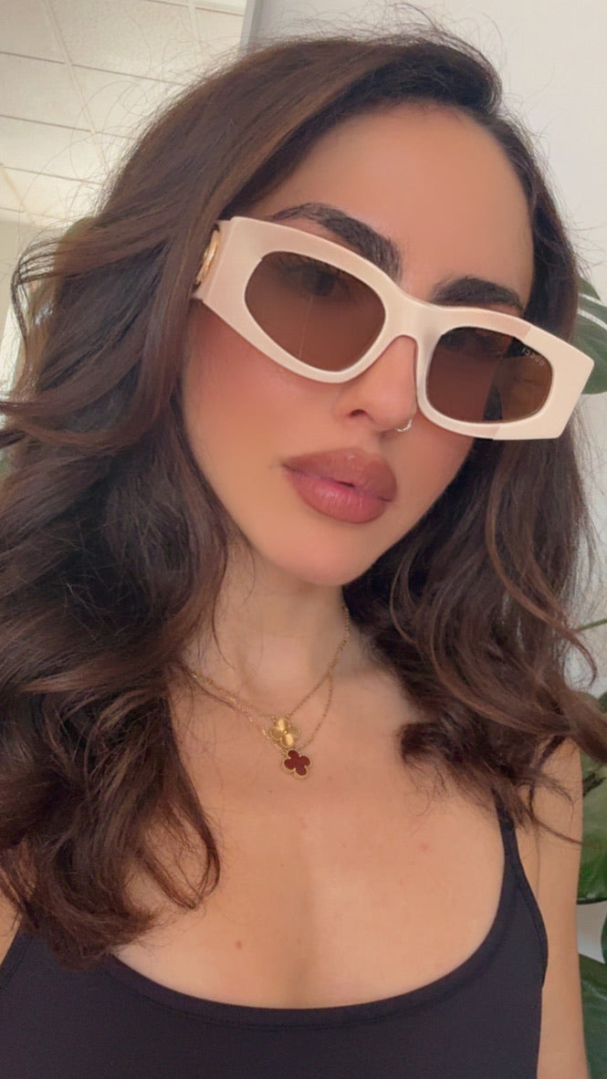 Gucci GG1754S Thick Rim Rectangle Sunglasses in Ivory