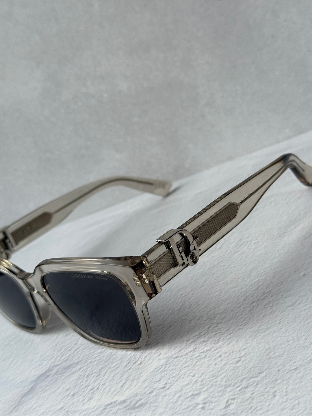 Dior Oblique S1I Sunglasses in Transparent Beige