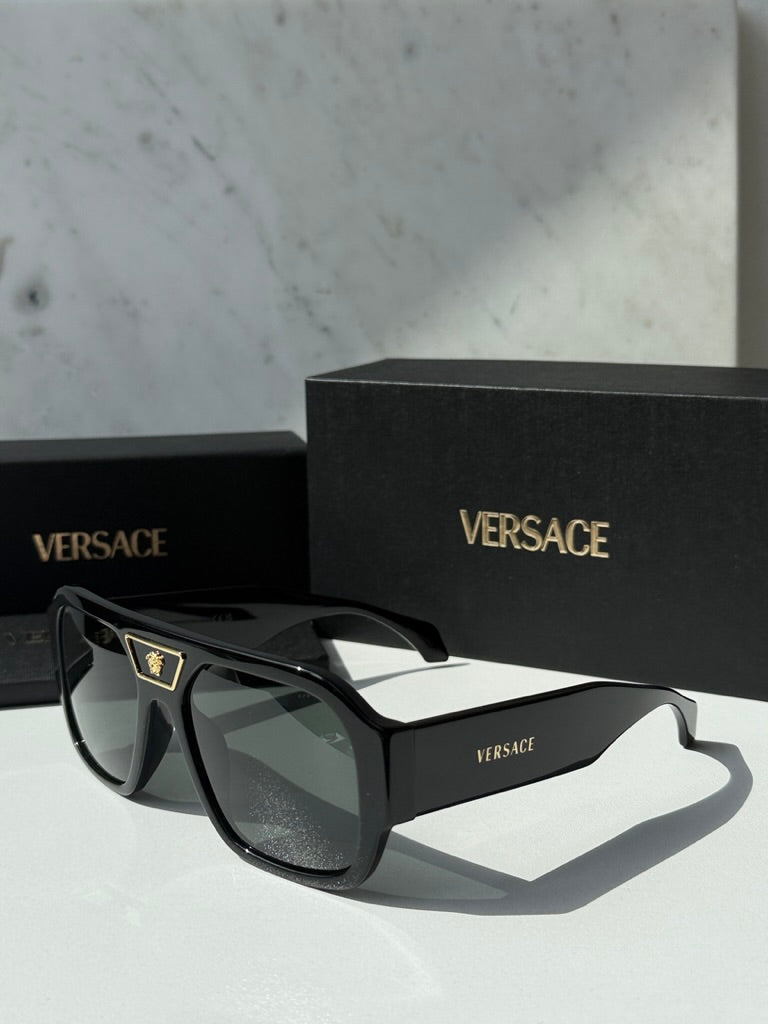 Versace Gafas de sol con máscara VE4446 en negro