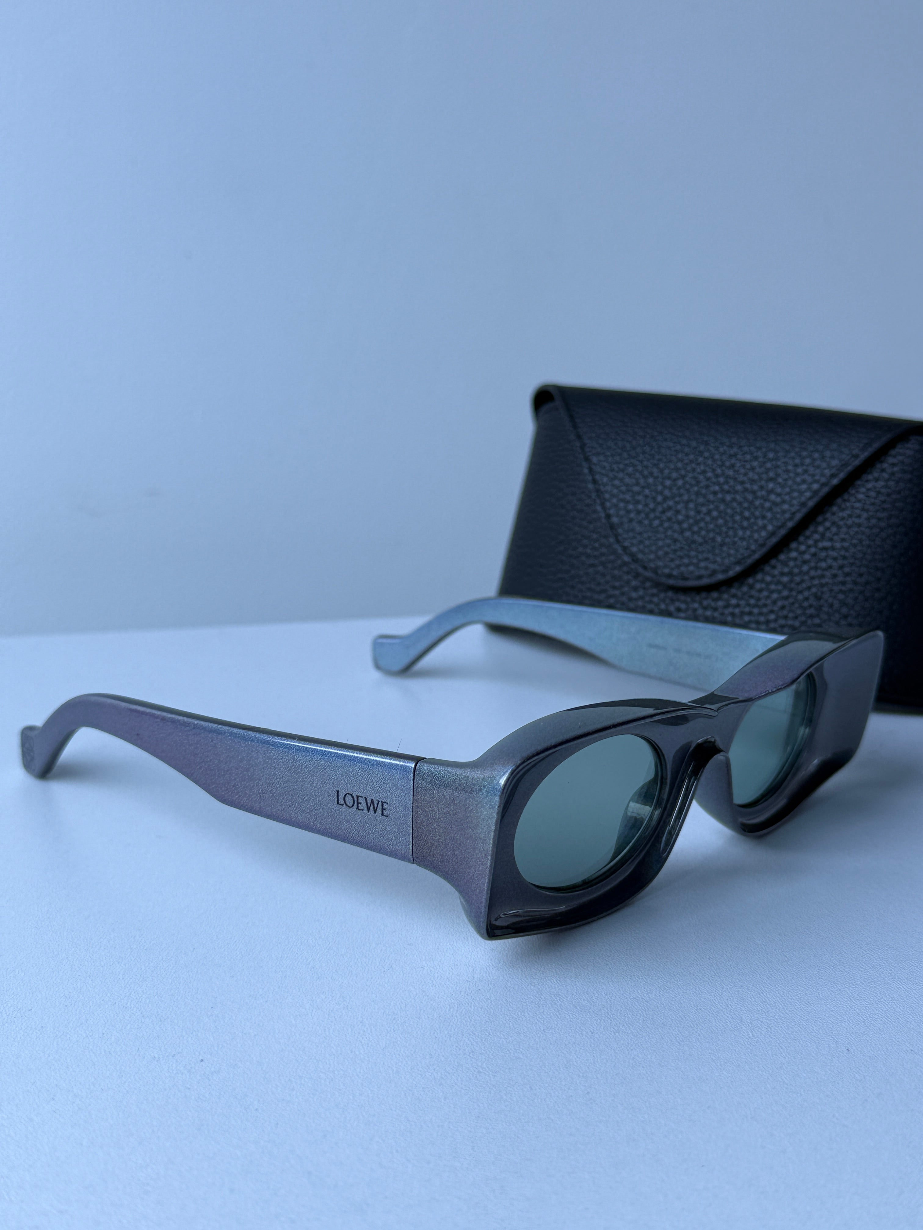 Loewe LW40033I Paula's Ibiza Sunglasses in Iridescent Grey