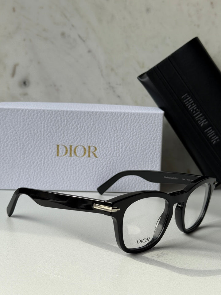 Dior BlacksuitO S21I Squared Frames in Black
